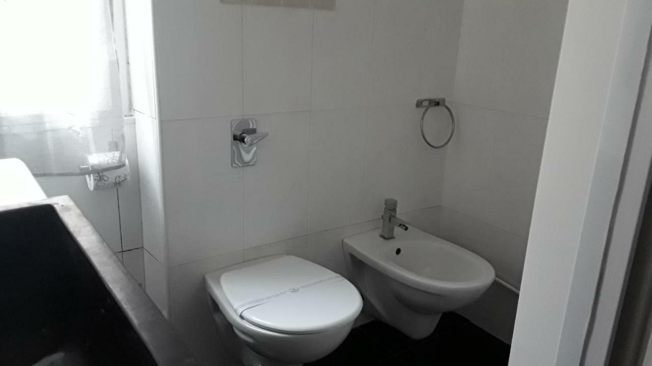 Archimede Apartment ปาเวีย ภายนอก รูปภาพ